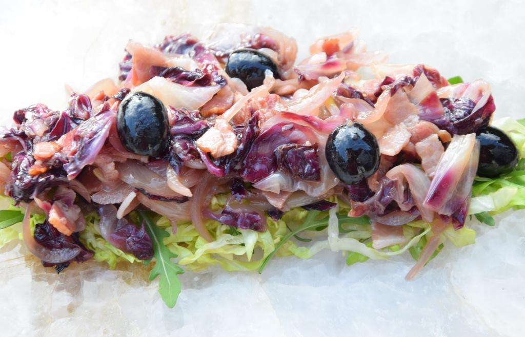 Geschmorter Radicchio mit Speck und Balsamessig | Delikat Essen