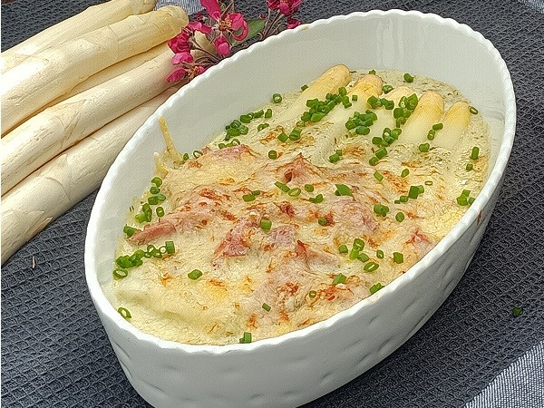 Stangenspargel-mit-Kr-uterschaum-D019-verkleinert